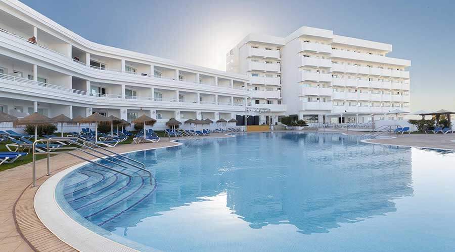 enjoy your holidays in the pools of the hotel palia la roca in malaga