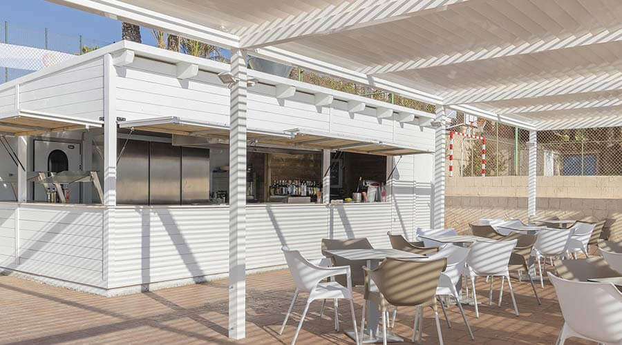 disfrute del bar del hotel palia maria eugenia en mallorca