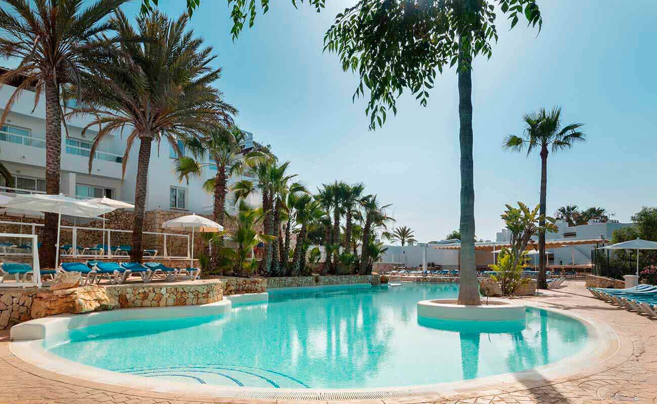 take advantage of the all-inclusive service at our beach hotel Palia Puerta del Sol in Majorca