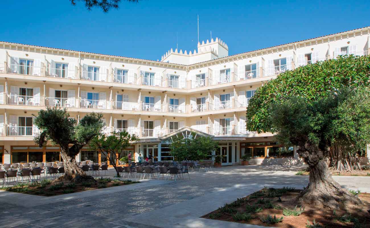 le esperamos para disfrutar de unas vacaciones familiares inolvidables en el hotel palia club castell dels hams en mallorca