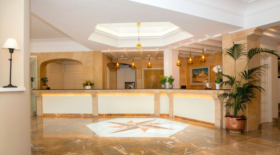 reception hotel palia castell dels hams