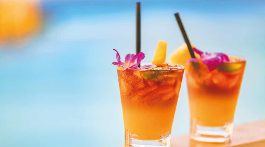 pool bar hotel palia tropico playa